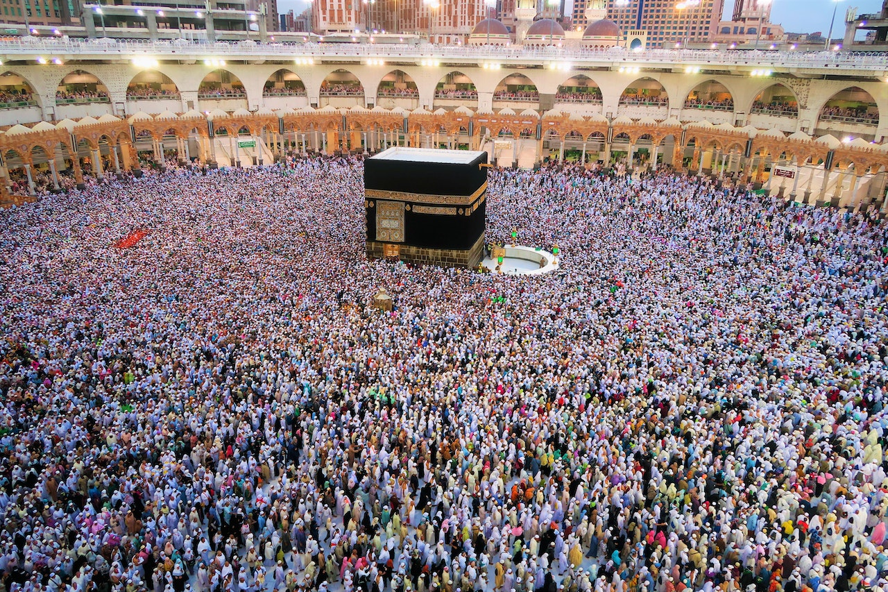 Photograph of airplane in UAE air tickets